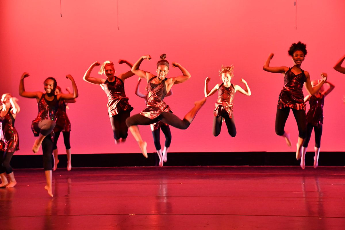 RPCSTweets's tweet photo. Sneak peek at what’s coming up in tonight’s Middle School Spring Concert! The show begins at 7pm in the Sinex Theater. #RPCSmiddleschool #performingartsatRPCS #RPCSpride @RPCS_PA https://t.co/yEOpAXX28Y
