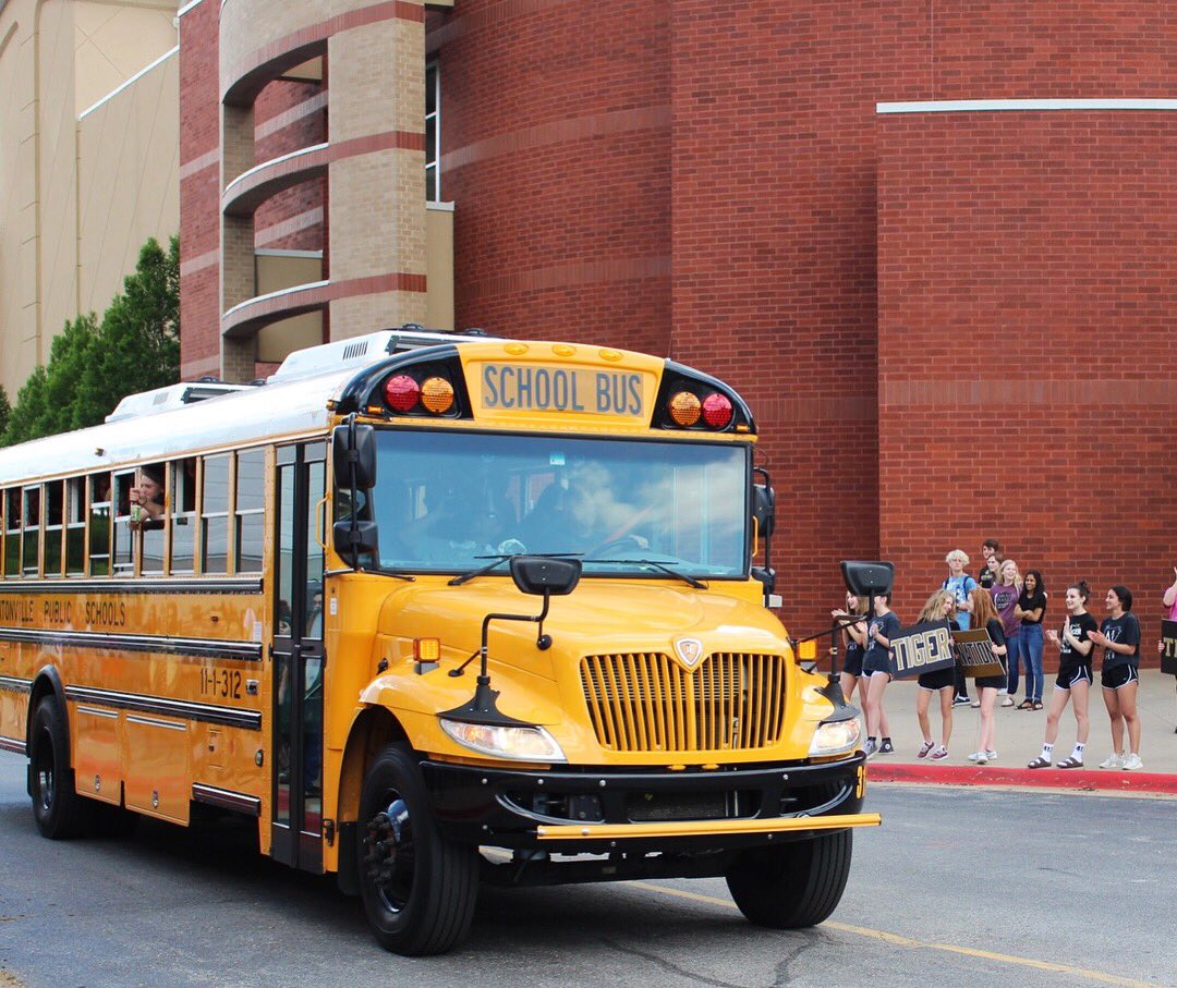 BentonvilleHS's tweet photo. And they are off! 
The lady tiger softball team is headed to Benton to bring home another state title. 

#ThisisBentonville #BHSTakeState
#threepeat 🏆🏆🏆 https://t.co/i8xzDBA5gj