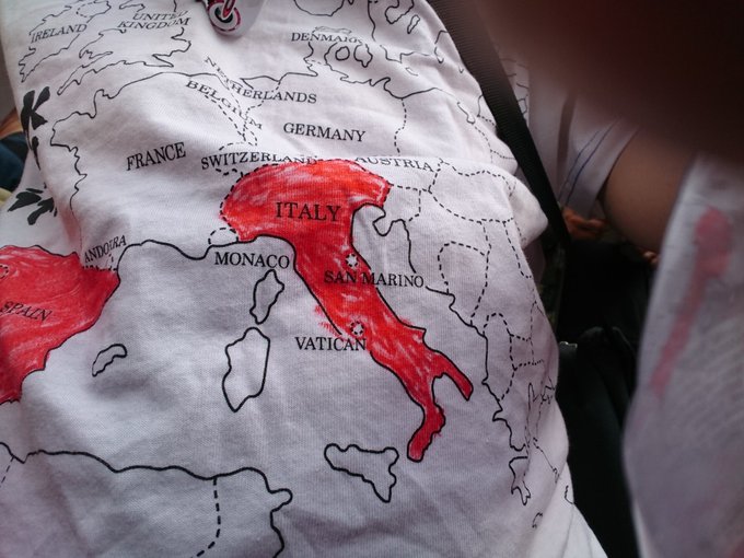 イタリアとバチカン市国制覇!
どうでしょうTシャツを塗る。 