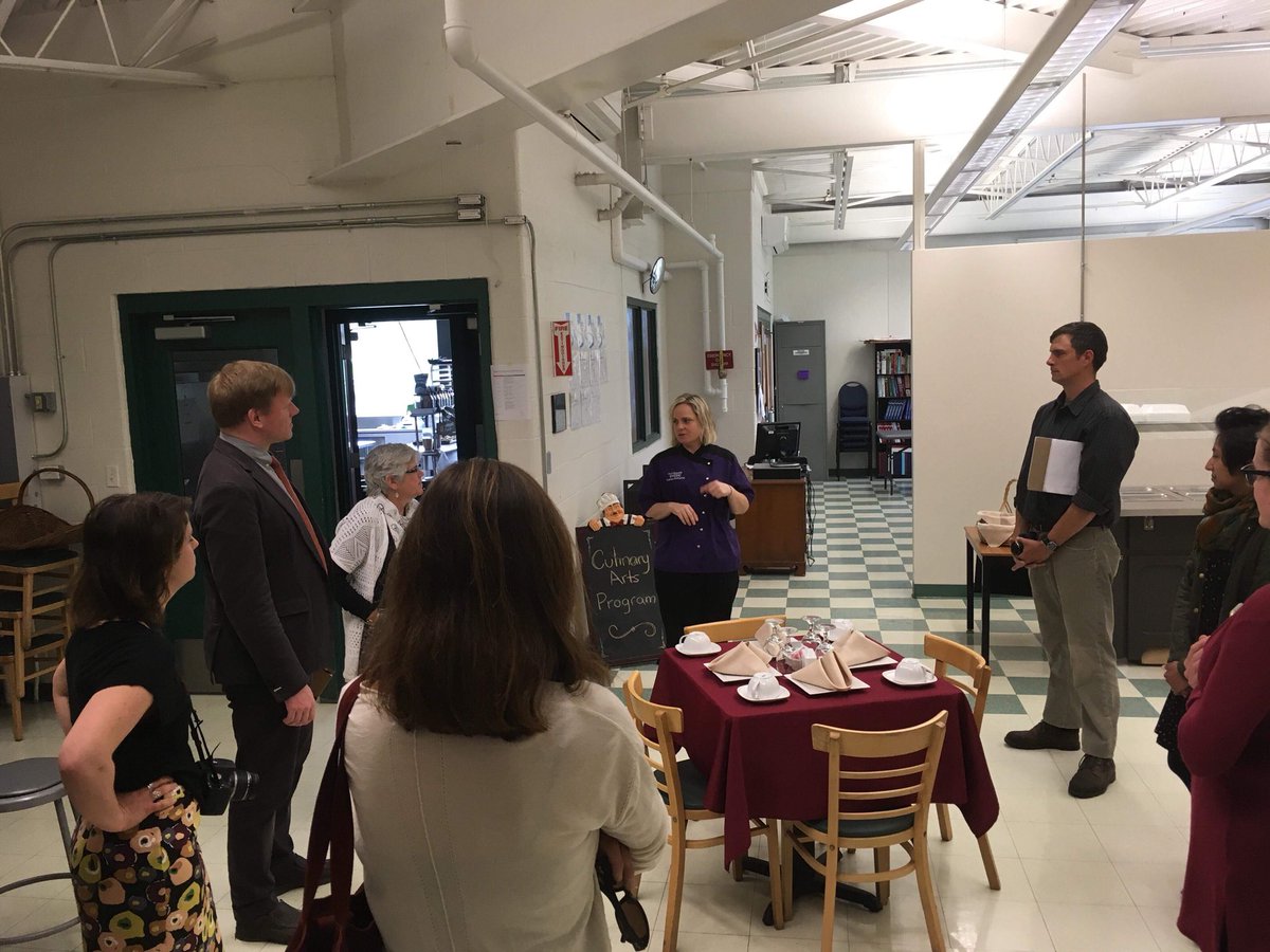 VTAgencyofAg's tweet photo. Working with @SVCDCOfficial in Bennington to help develop career opportunities for young Vermonters. #ThinkVt https://t.co/YlsWzKUfr2