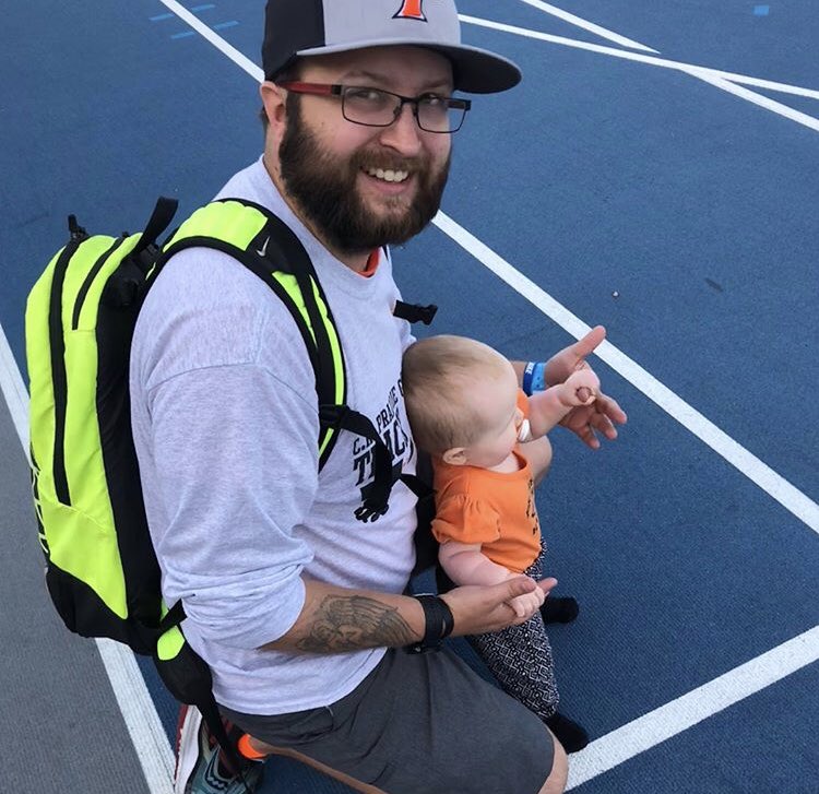 CoachDavidson5's tweet image. My baby girl stepping on the blue track for the first of hopefully many many times! She loves cheering on her teammates ❤️#LorelaiAnn #Hurdles #FuturePHawk #ighsau