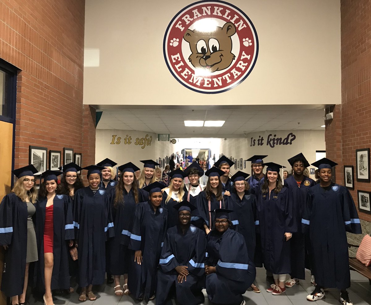 franklinspecial's tweet photo. Congratulations seniors. We are so #FSSDproud of all that you have accomplished! Thanks for showing these @fssdFES cubs what they are working to achieve! #gradwalk https://t.co/FpSNWP0FIR