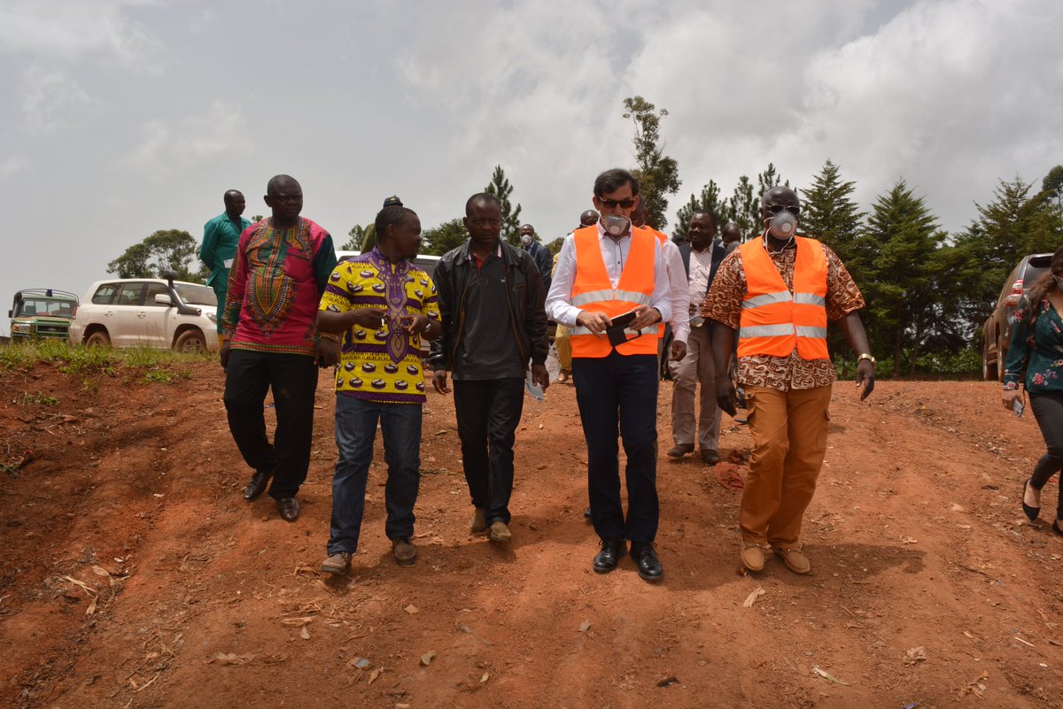 Commune de Dschang tweet media