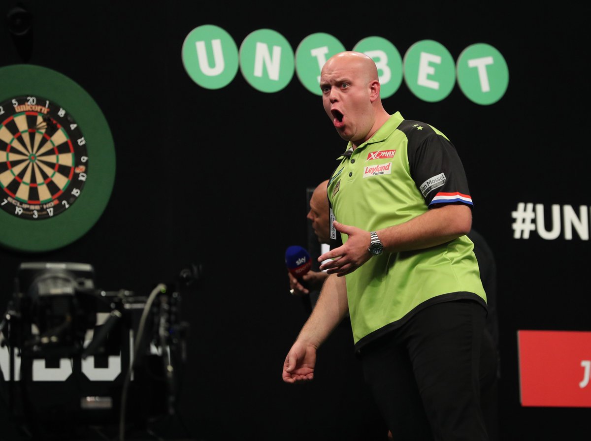 OfficialPDC's tweet photo. What a performance in the final from MvG!

1️⃣1️⃣2️⃣.3️⃣7️⃣ average - the second highest ever in a televised final
7️⃣ - 180s
6️⃣9️⃣% - checkout percentage

Staggering from the world number one. 

#Unibet180 https://t.co/WWtmZ9SL2Z