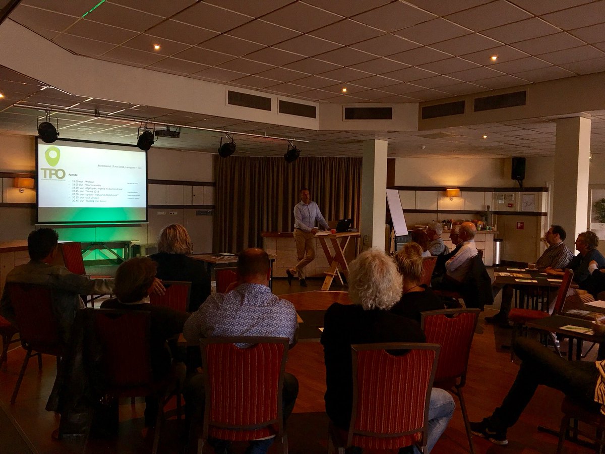 CvdStouw's tweet photo. Prachtige avond bij Toeristisch Platform Oldebroek @gem_Oldebroek   Deze ondernemers hebben er echt de goede energie op, om tot leuke nieuwe producten/arrangementen te komen voor het volgende seizoen 2019! Plus mooie ontwikkelingen binnen TPO zelf. #genoten! @visitveluwe https://t.co/iksDhUPH29