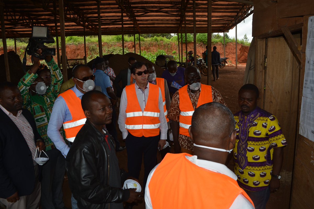 Commune de Dschang tweet media