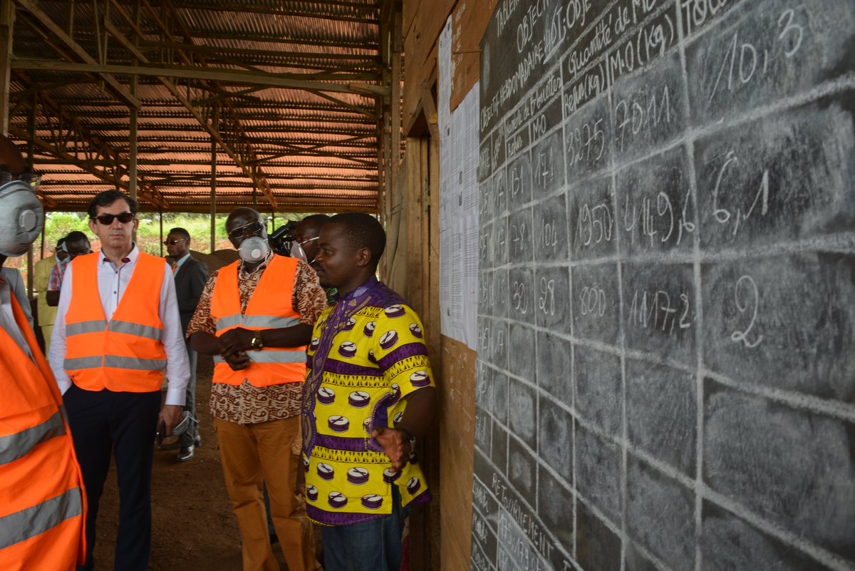 Commune de Dschang tweet media