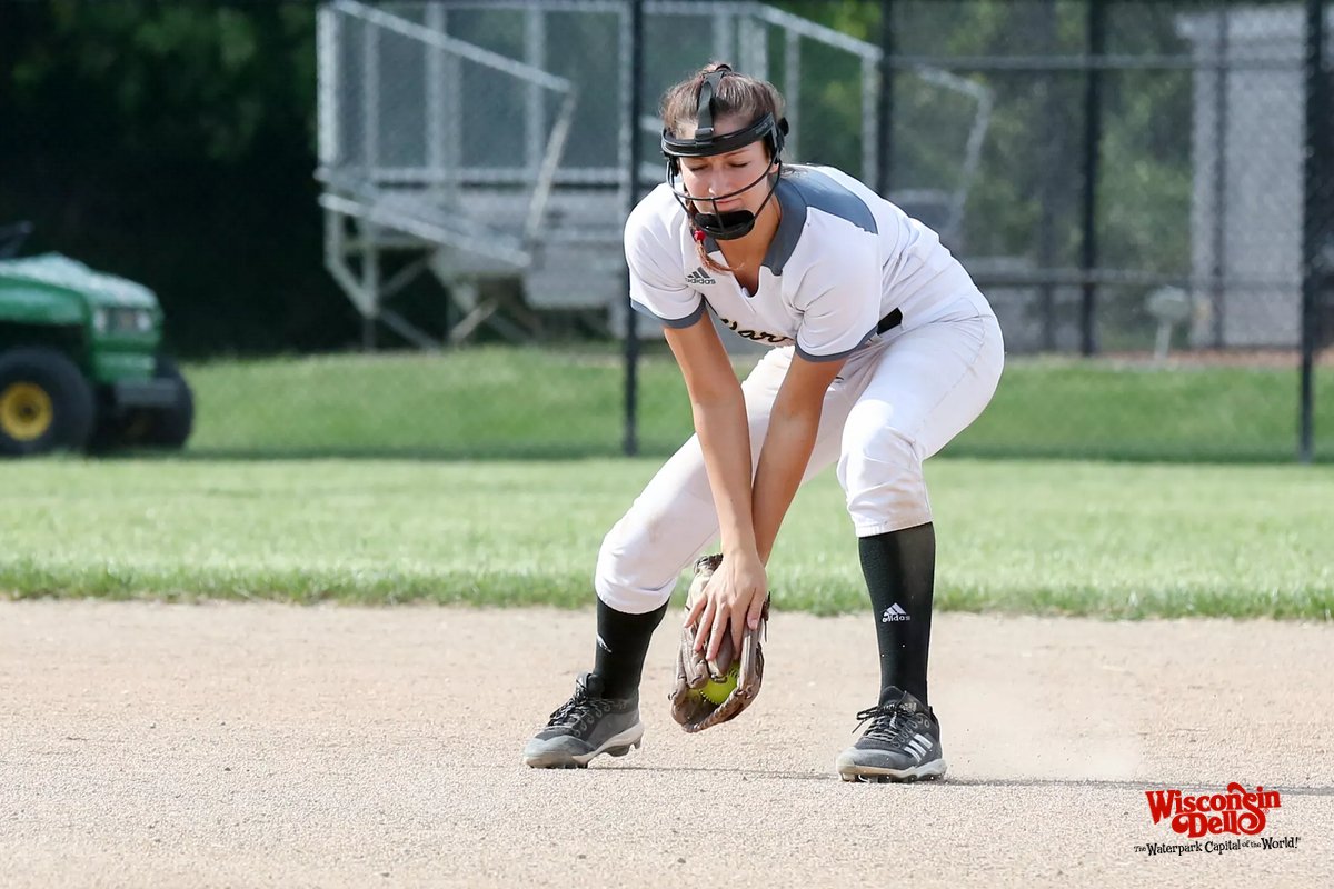 VictoryViewsIN's tweet photo. Photos from the softball game between Warren Central &amp; Cathedral are on Victory Views! FREE downloads thanks to @wisdells >> https://t.co/HotexFRVv0 https://t.co/rWEUGN77MR