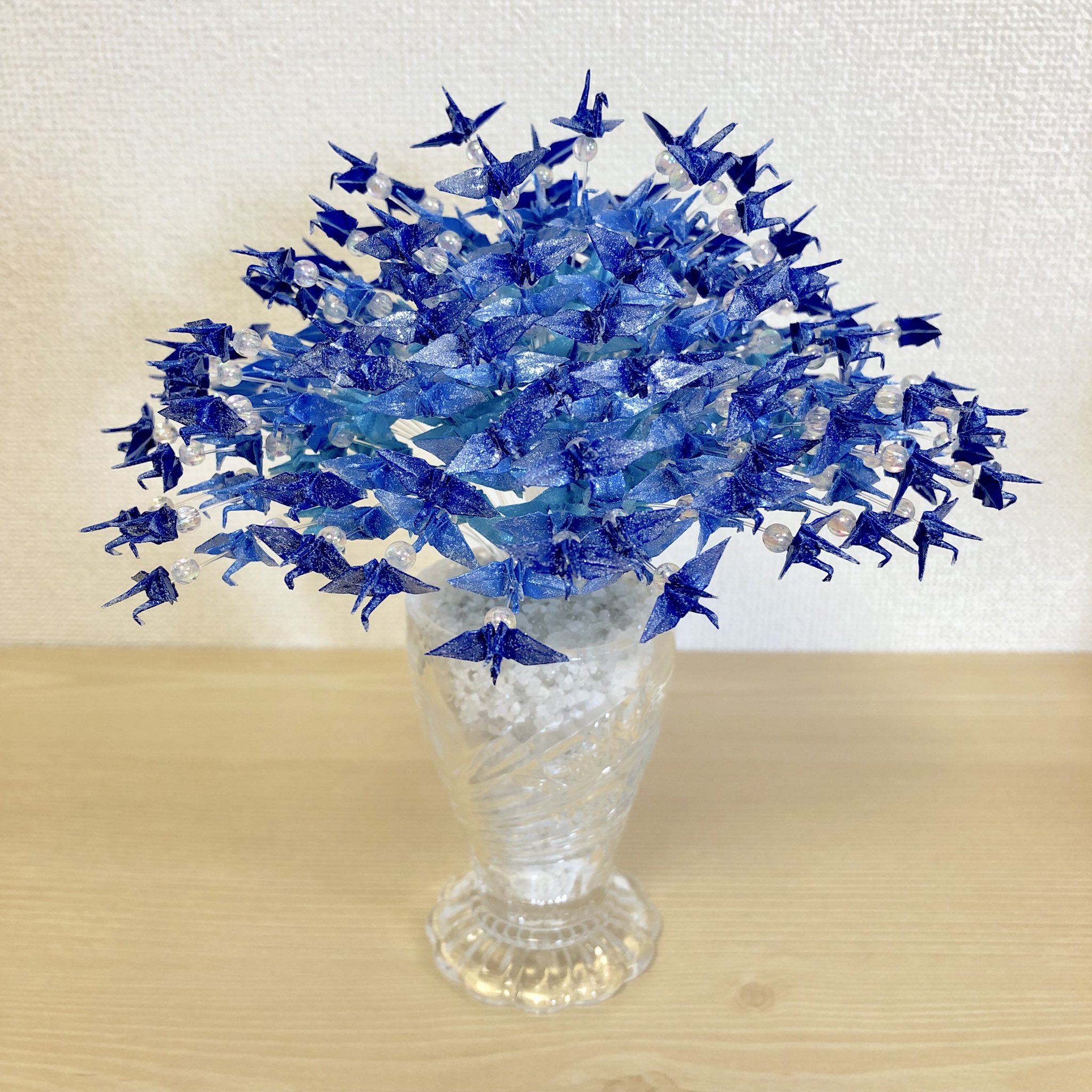 Twitter 上的 Light Angel ミニ鶴300羽で作った折り鶴フラワーです 折り紙で作ったミニ鶴を フローズンシュガーのネイルとトップコートでコーティングしてあります 幸せが届きますように W これを見た人は青い画像を貼れ 折り鶴 折り紙 折り紙 Twitter 上的 Light Angel ミニ鶴300羽で作った折り鶴フラワーです 折り紙で作ったミニ鶴を フローズンシュガーのネイルとトップコートでコーティングしてあります 幸せが届きますように W これを見た人は青い画像を貼れ 折り鶴 折り紙 折り紙