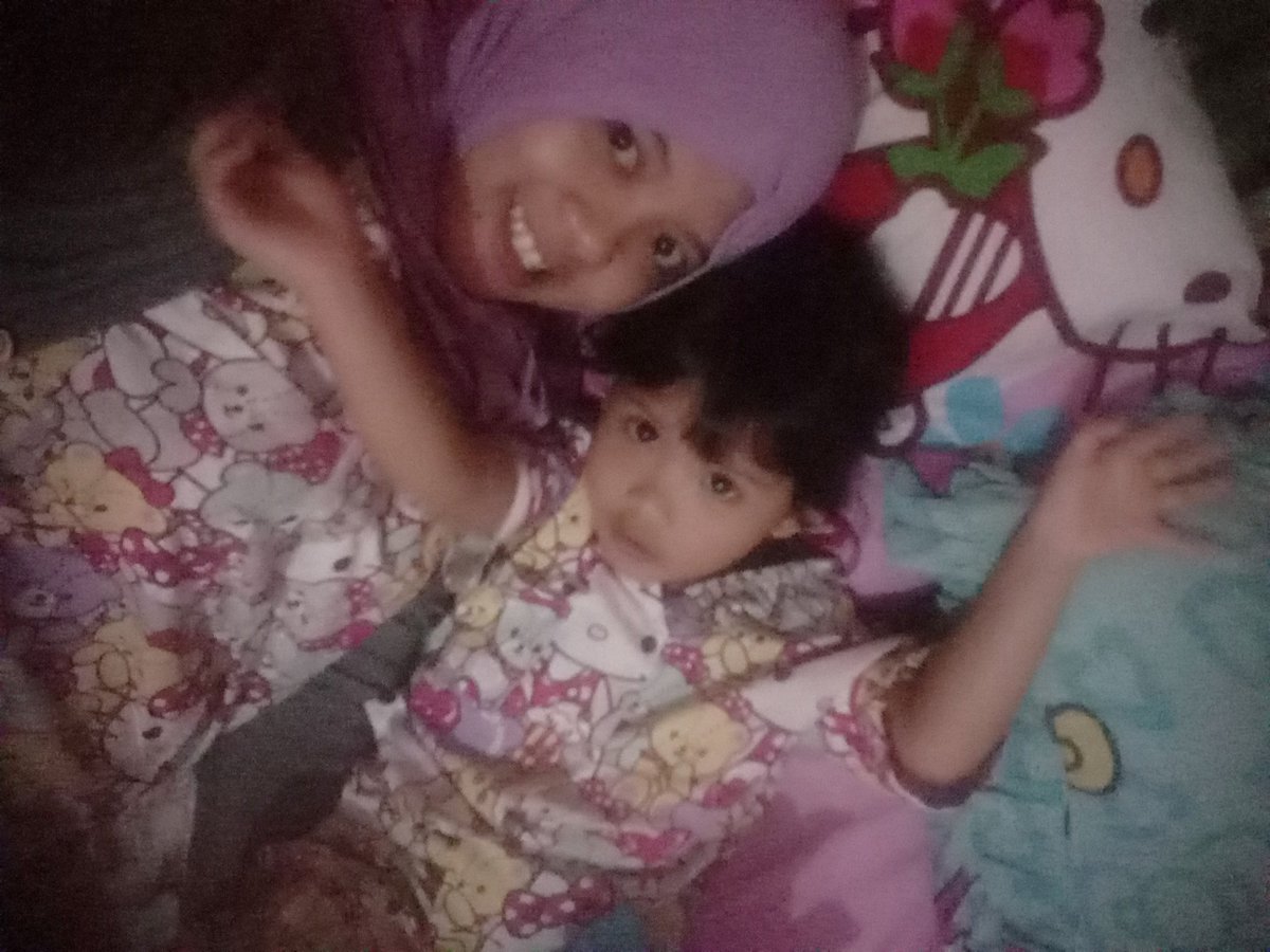 anggaparmawa's tweet photo. Muka bantal hbs sahur,,nggu subuh biar gk kebablasan jdinya kita selfie,selfie📷📷
#BangunSahurBelike
#RamadanWithTuperware
Yuk ikutan seru2 berhadiah @evynw_ @iraayunita @BundanyaErlin https://t.co/4Aho4rtf7J