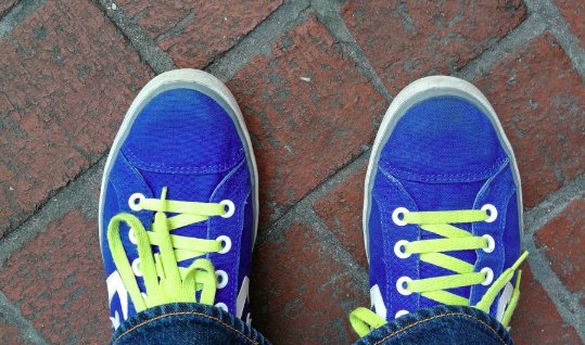 aArriveCornec's tweet photo. #RT @nutanix: How do you show your company pride? For some, it comes down to the sneaks. #Nutanix #NutantLife https://t.co/G1ZYlVBRLG