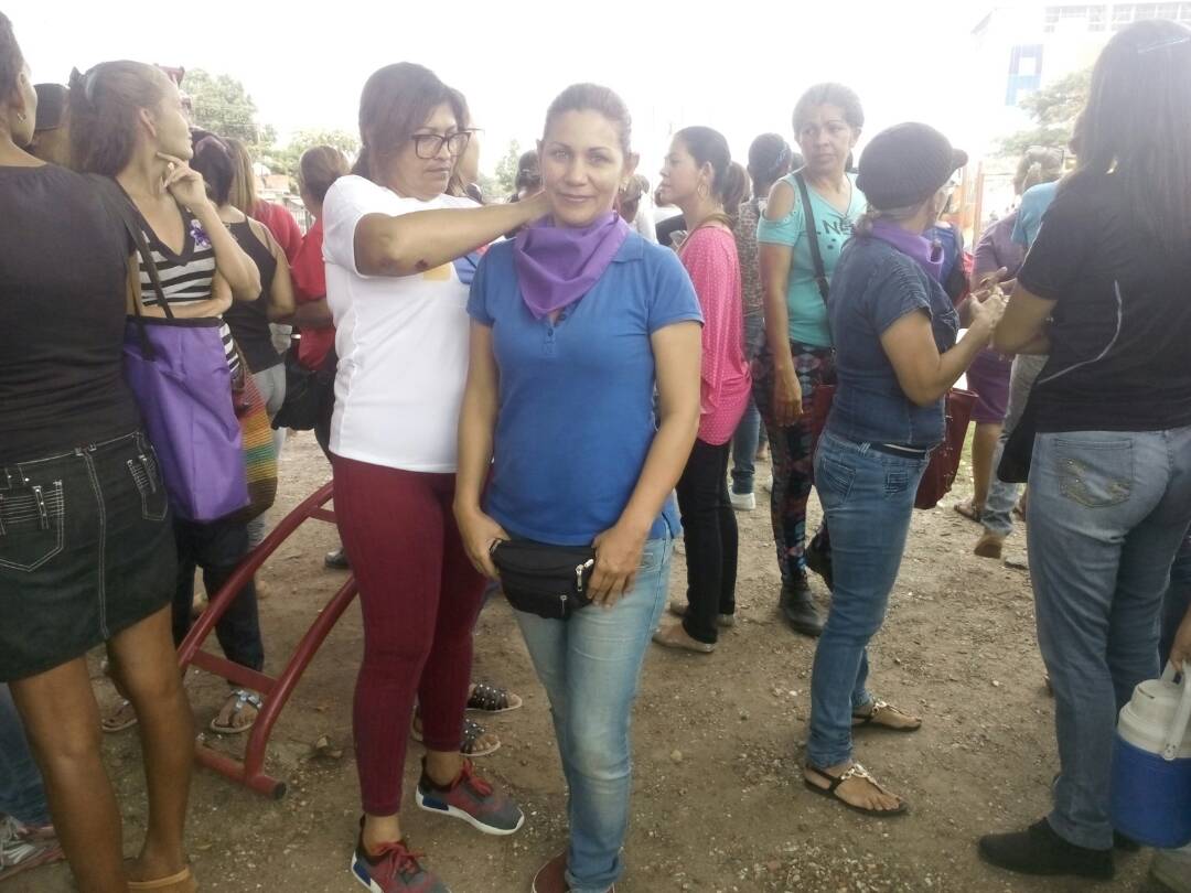 ArtillerasCbobo's tweet photo. #17May Reunión estructura del Comando sector Mujer parroquia Miguel Peña, Orientaciones para el 20M, Abanderamiento de las más destacadas con pañuelos Violeta #Motivadas #CreandoOrganica más allá de la Coyuntura #Unidas #Reconociendonos 👊👊🙋
#VenezuelaVotaEl20M .@NicolasMaduro https://t.co/qY44LslHgp