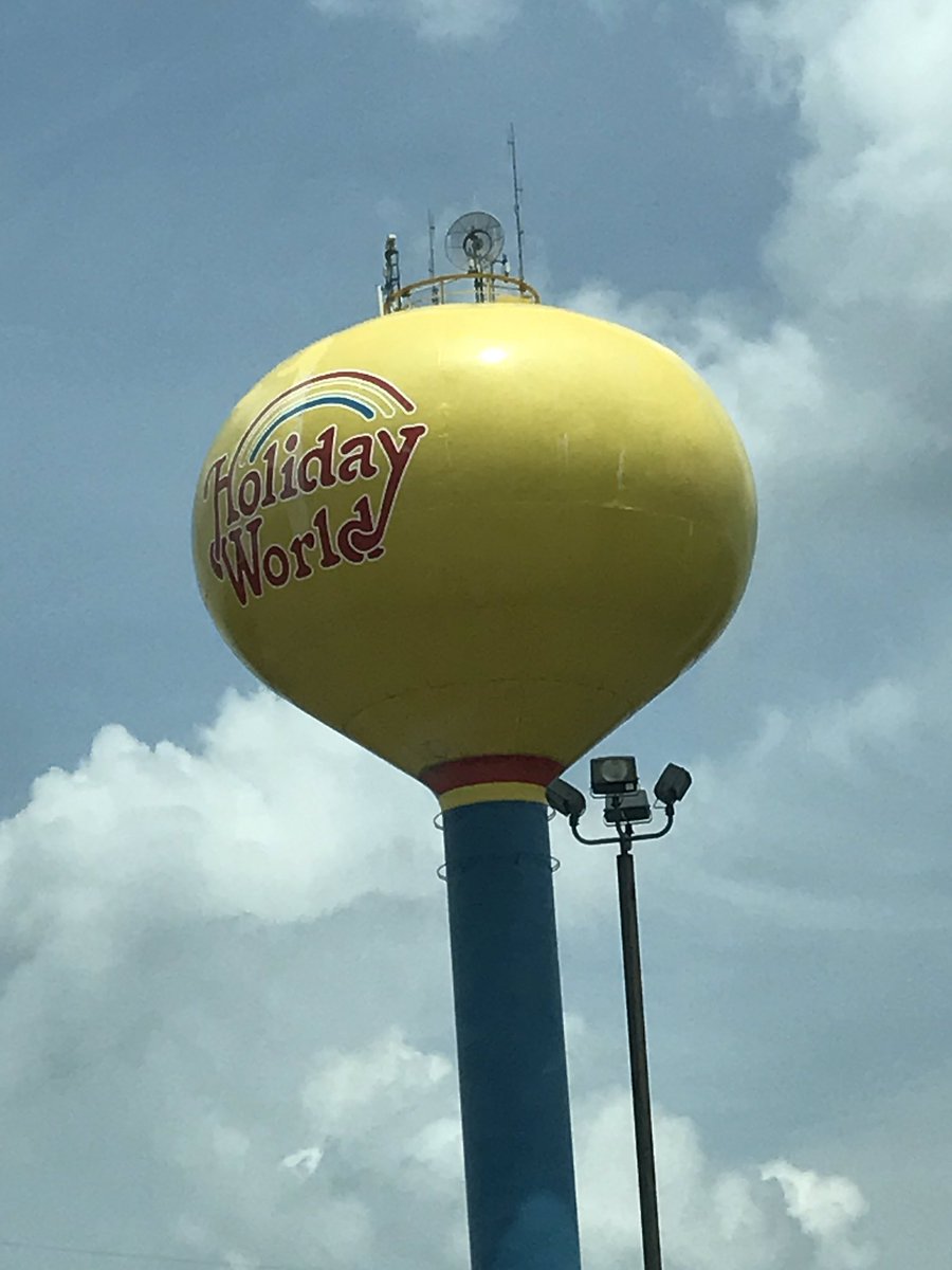 MCSHSTitans's tweet photo. Great time @ Holiday World today for our Senior trip. #AlwaysCompete #onemoreclick https://t.co/6KriW6Reld