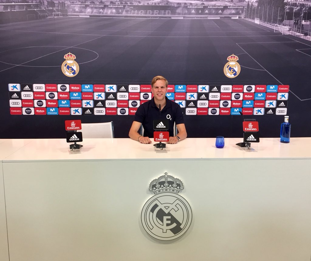 MaxFMueller's tweet image. What a fantastic day with @ToniKroos at the #RealMadrid training ground today - such a great character &amp;amp; player. Special thanks to @Telefonica and @telefonica_de for making this memorable event happen!
