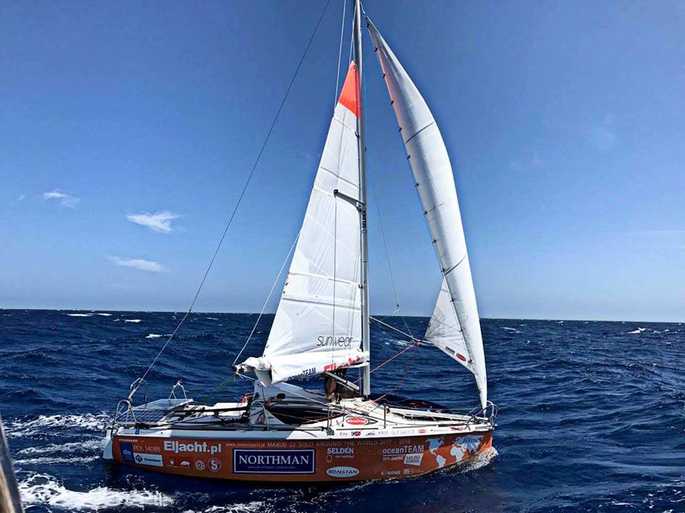 Un tour du monde sans escale en petit voilier petitsvoiliers.com/2018/05/17/un-…