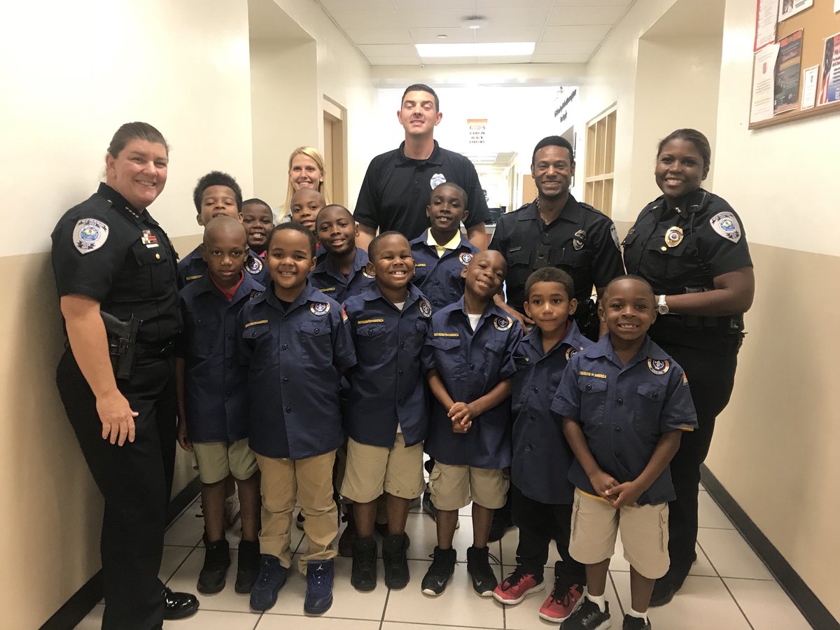 WestPalmPD's tweet photo. #happeningnow Earning their badges today, these Cub Scouts received some support from Chief Mooney and Assistant Chief West @SalvationArmyUS from #Bears to #wolfden #pack600 https://t.co/YqXuEtTANo