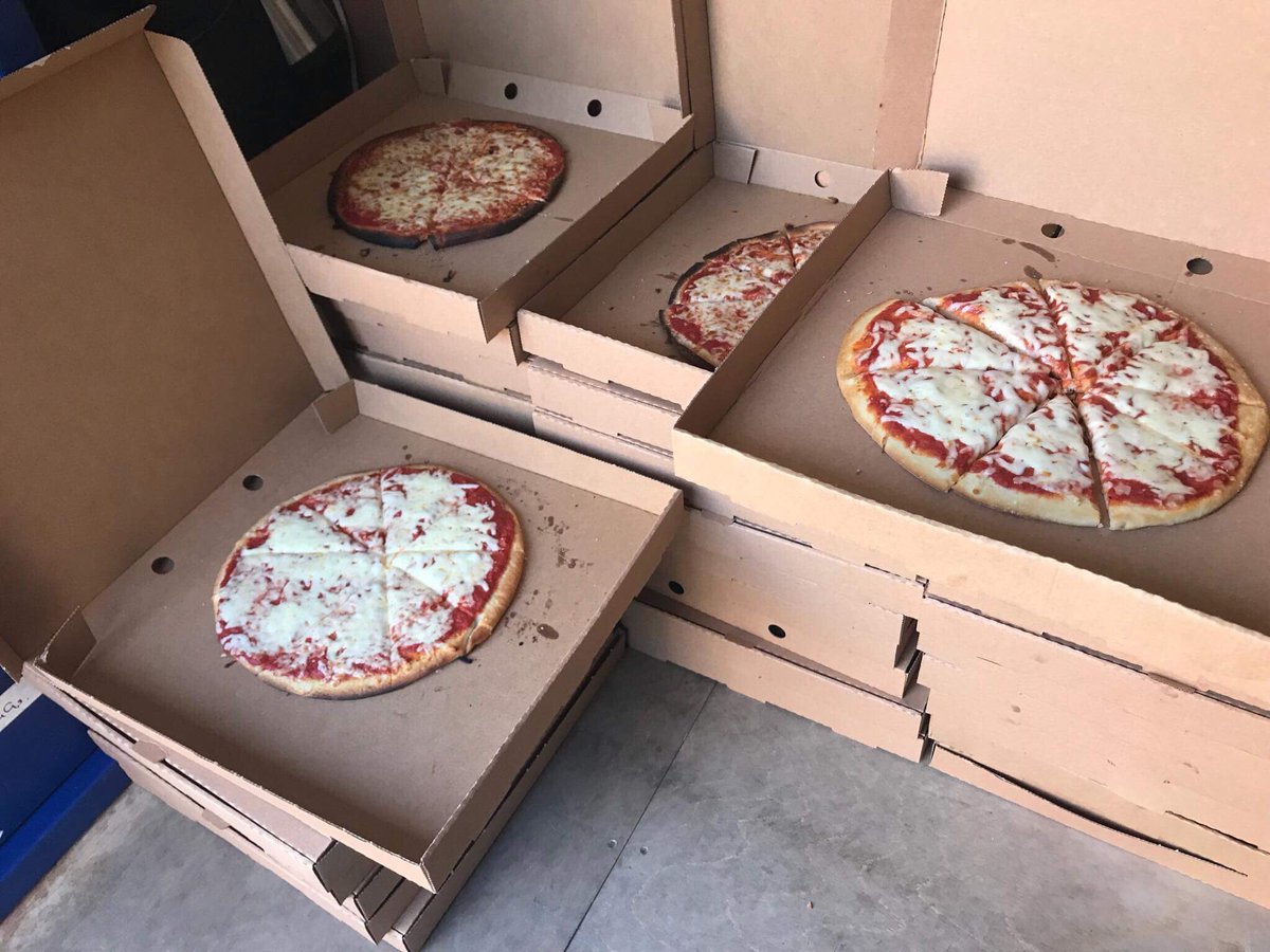 shareshopsuk's tweet photo. Over 100 hot meals served to people who are homeless or in need in the City of Chester this week! All thanks to the Help &amp; support of @thesuburbsCH2 &amp; @ChesterRaces @RichardThomas19 @thenga_ya this food has allowed our teams to engage in an attempt to help people off the streets. https://t.co/WqEZXhsHwY