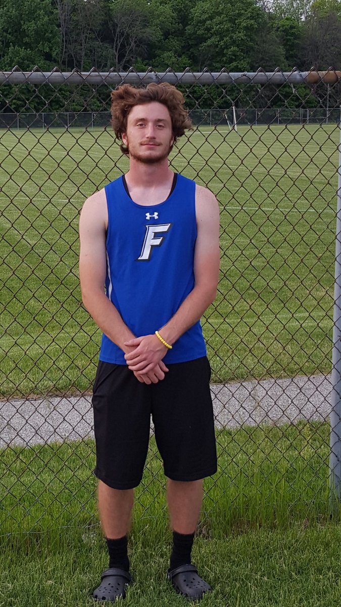 hotdogsports's tweet photo. Dyllan Shelley, 2018 Sectional LongJump Champion,. #hotdogproud https://t.co/3pWjOQ0wvd