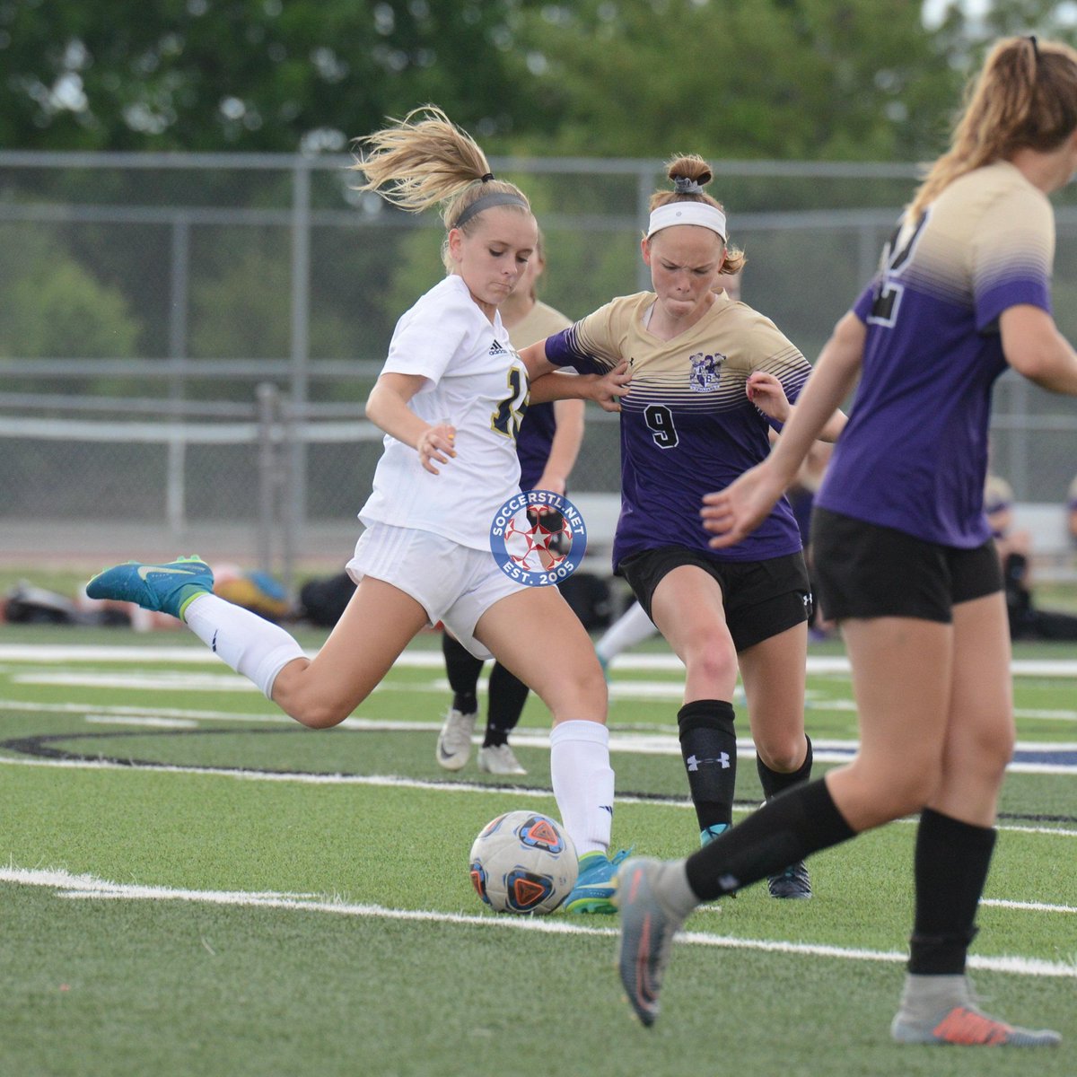 SoccerSTL's tweet photo. Scoreless at halftime between @Holt_Soccer and @TBHSSoccer https://t.co/oS67OtE9gV