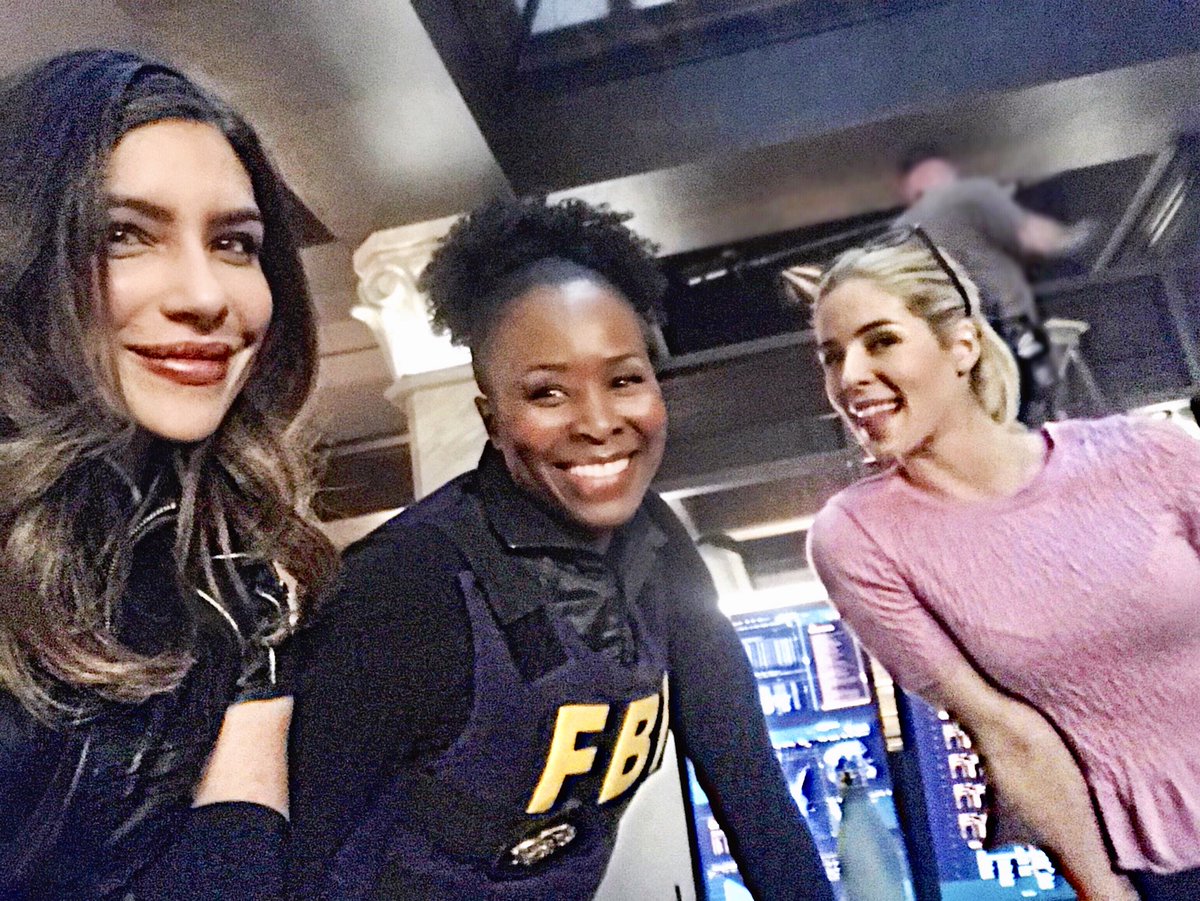 JulianaHarkavy's tweet photo. Itโs the last #ArrowThursday of Season 6! In fact, itโs the last one ever. ๐ฒ Next year itโs #ARROWMONDAY baby! ๐๐๐ Hope you all enjoyed the season, we had a blast (well, many actually๐ฅ) filming it. Happy Finale Day! ๐๐น๐ฅ #Arrow https://t.co/dC2llKjZl7