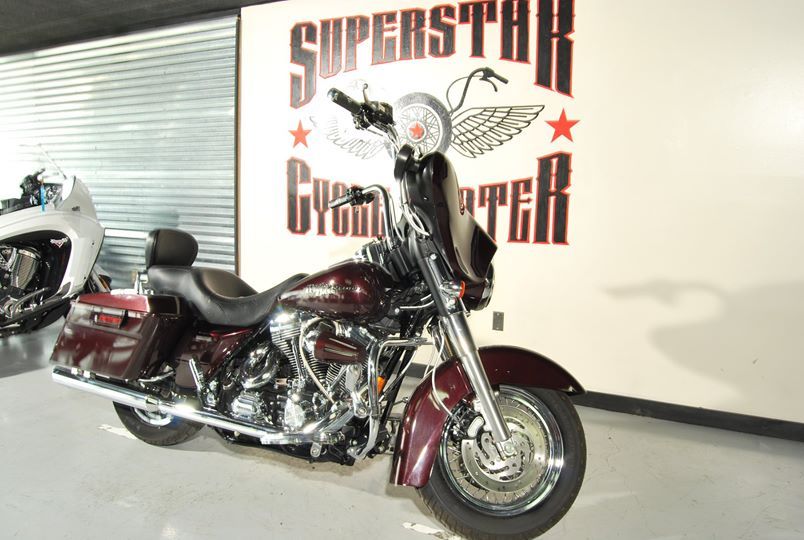 GriffinToolsJoe's tweet photo. Priced at $9995 this 2006 Harley Davidson Street Glide - loaded. Call Joe D at 319-389-0798 or come down to see me Friday or Saturday at https://t.co/jfKZDtYa9H to take this beauty home with you for the weekend. https://t.co/fSZEU4UuAQ