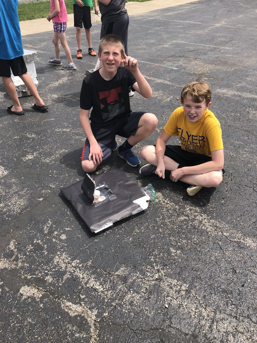 mrsandreagreve's tweet photo. 6th graders had a yummy afternoon enjoying sβmores baked in their solar ovens from #STEM class! #melemflyerpride #MercerSTEM https://t.co/K8fMs5dbTp