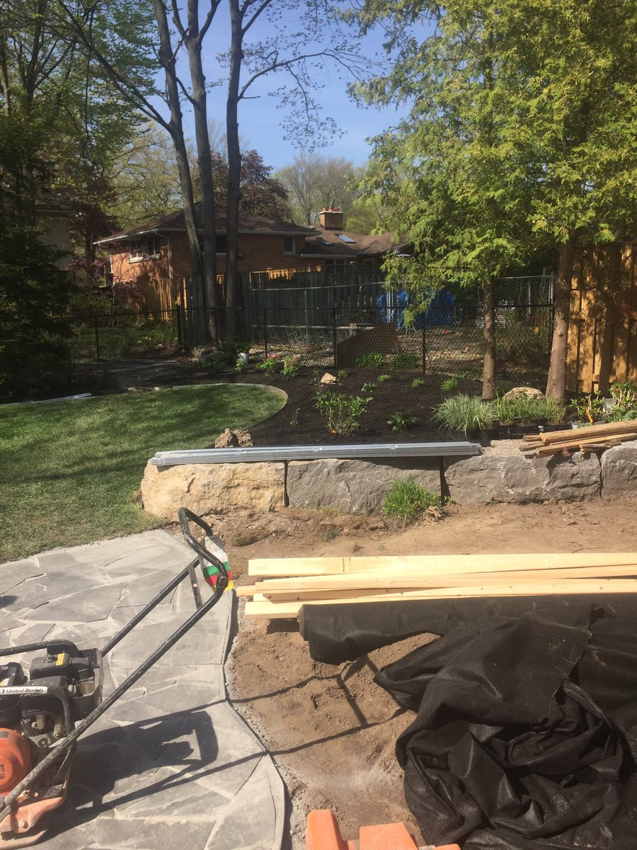 stacks4daze's tweet photo. Another happy customer! This weeks #landscape #design 👍🏻 https://t.co/Kq4S1XkKDM