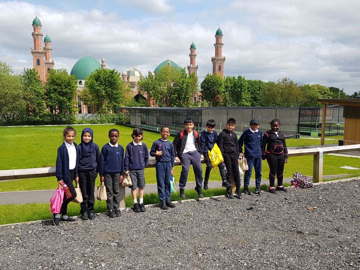 dmn_pe's tweet photo. A great afternoon at the @WestBradSG year 3/4 cricket competition this afternoon. #Excellent effort and behaviour, as always, and a 3rd place finish. Well done! @dixonsmnp https://t.co/LwQ8Wdc9dG