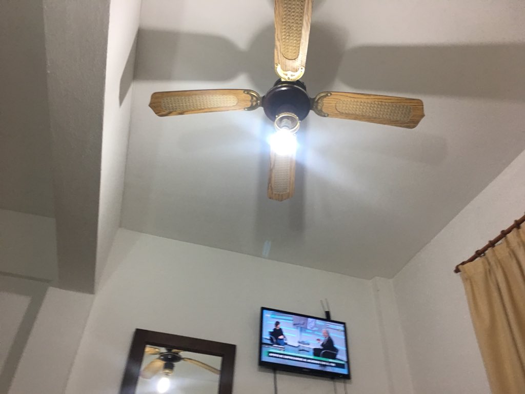 FerGrimaldi's tweet photo. Hoy me esperan cualquiera de estos dos lugares.... 😱 sepan por qué quiero que llegue el viernes para rajar de acá #hoteldemalamuerte vs #obrasinterminar #polvillo #sin calefacción🤣🤪 https://t.co/n5m78TA7Kf