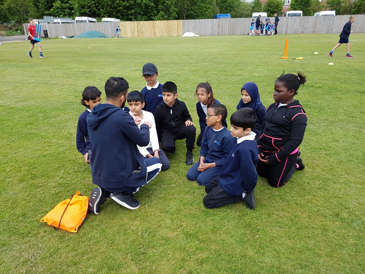 dmn_pe's tweet photo. A great afternoon at the @WestBradSG year 3/4 cricket competition this afternoon. #Excellent effort and behaviour, as always, and a 3rd place finish. Well done! @dixonsmnp https://t.co/LwQ8Wdc9dG