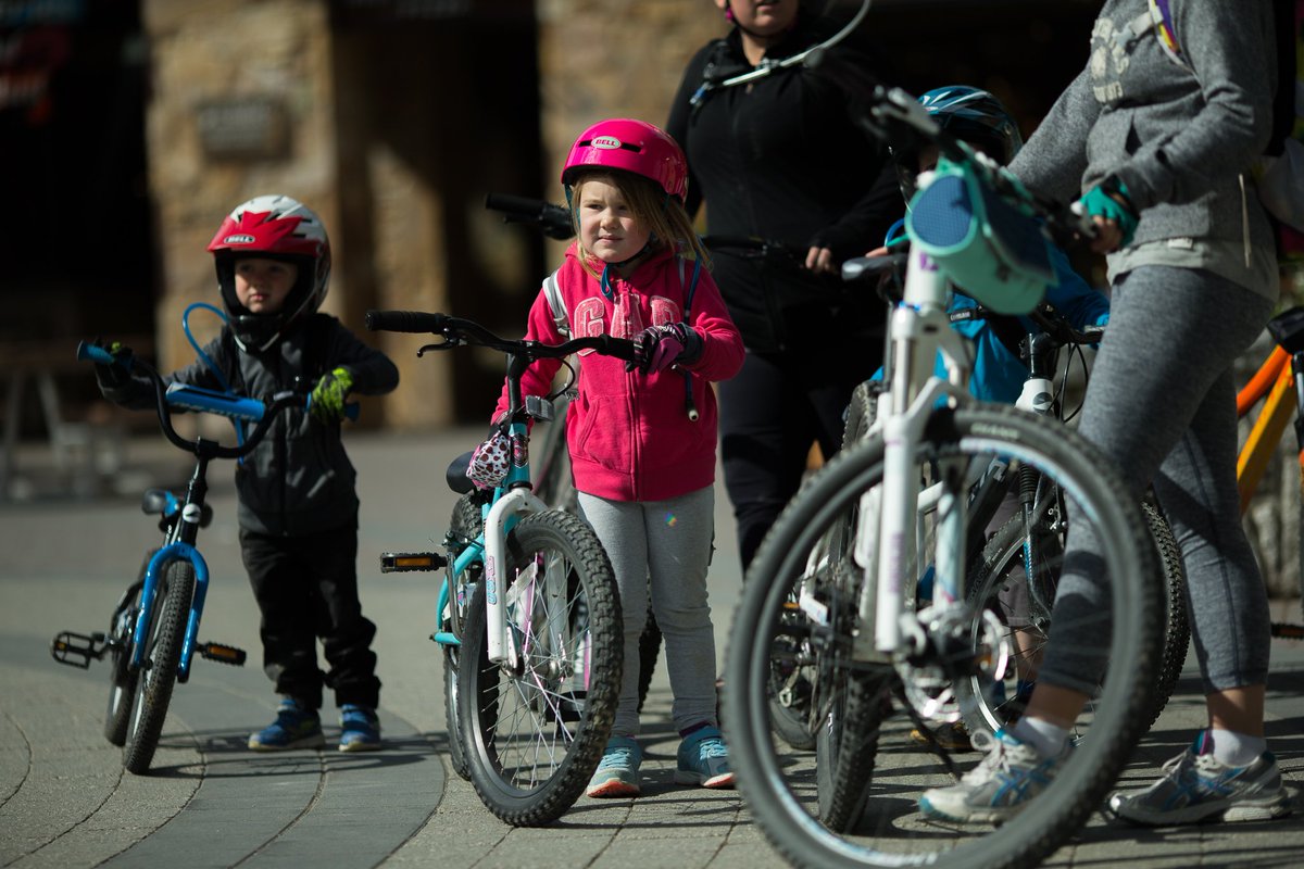 GOFestWhistler's tweet image. Bringing the kidos to #GOFestWhistler? We've got plans for you and the little ones in our latest blog: bit.ly/2rPfAmb