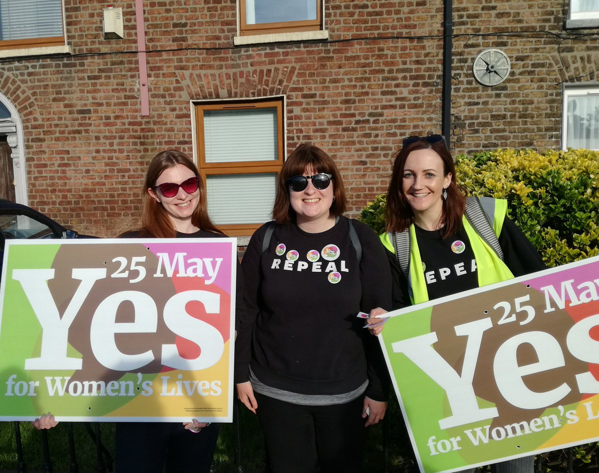 DublinRepeal8's tweet image. Our amazing repealers out leafleting the crowd heading into the #RollingStones gig! 
#togetherforyyes #repealthe8th