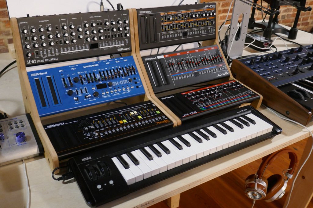 guitarcenter's tweet image. TFW when all of your @Roland_US boutique synth dreams come true. 😍🎹🎛 #Moogstore bit.ly/2Kvo89t