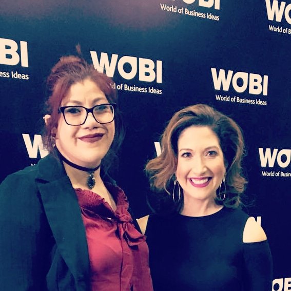 roguemarch's tweet photo. Con una temperatura terrible y sintiéndome como papá al horno (pueden ver mi cara de cebolla hervida), pero hoy entrevisté a @randizuckerberg #WebJournalist #WOBI 📷-@Luvimijosie 🙂 https://t.co/OancThucPH