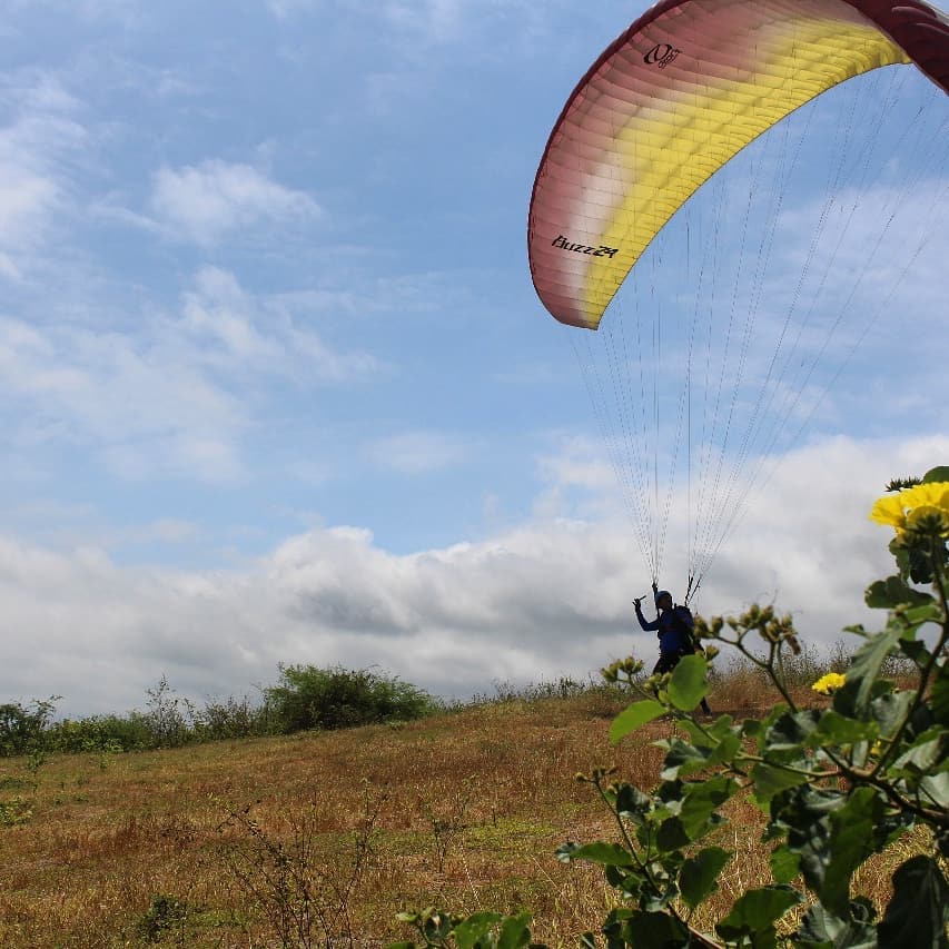 FlyCost's tweet photo. Puedes aprender de este deporte de aventura en nuestra escuela de parapente.
#EscuelaParapente
#DeporteDeAventura https://t.co/UZpYmiYz8l