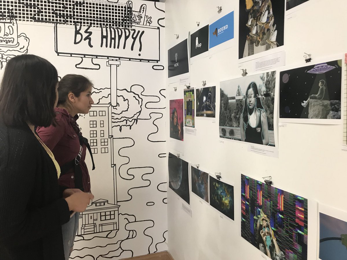 LaneChampion_'s tweet photo. The opening reception of the annual AP Art Show was held in Gallery 2501 after school. The art show included student work from AP Design, AP Photo and AP Print. 

Photo: Eunice Alpasan for The Warrior https://t.co/Wlnv8AKWWD