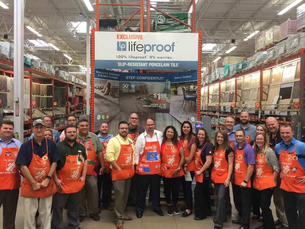 Mp960G's tweet photo. Rvp walk down rocking it at 3901 @RuskMitch @Lupe_Estrada1 @Adam_THD @lanawarriner @AdamHParrish @jacklacy70 https://t.co/R8W6COnkJc