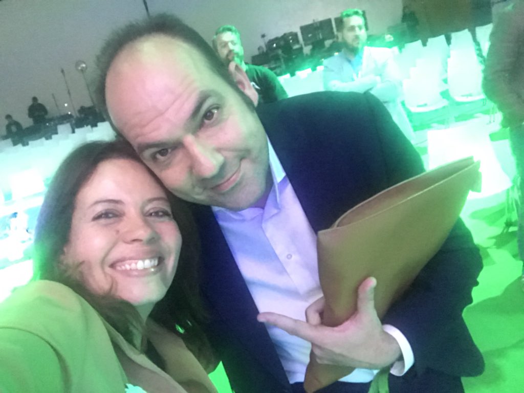 mildredlaya's tweet image. Gracias @Fede_dejuan por hacer de #SalesforceMAD un evento original y divertido. Our awesome master of ceremony...🌟
