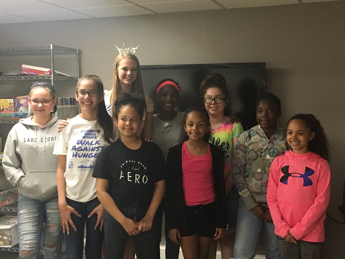 MissNHOrg's tweet image. I loved talking to these lovely ladies of Girls Inc. Manchester about what it’s like to be Miss New Hampshire and the step’s they can take to become a leader! #SkysTheLimit