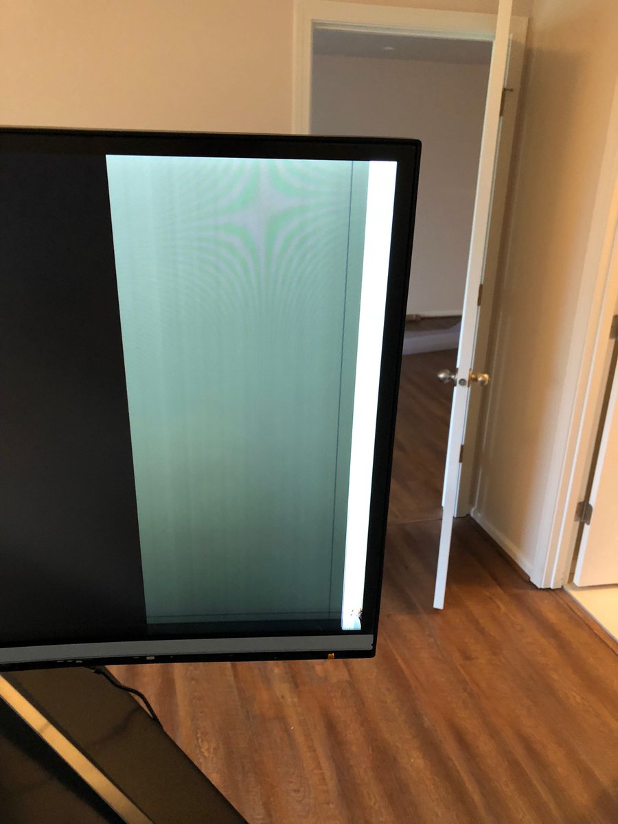 tmpname's tweet photo. @AcerAmerica This is how return a "repaired" monitor? https://t.co/m6JQcYruRf