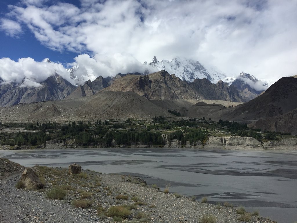 naumankarim74's tweet photo. Hey Guys!
I have your support to promote my page.
Follow #Mountain_Boy
@naumankarim74
#requestform
#StayPositive
#StayStrong https://t.co/rdsNSsGJMl