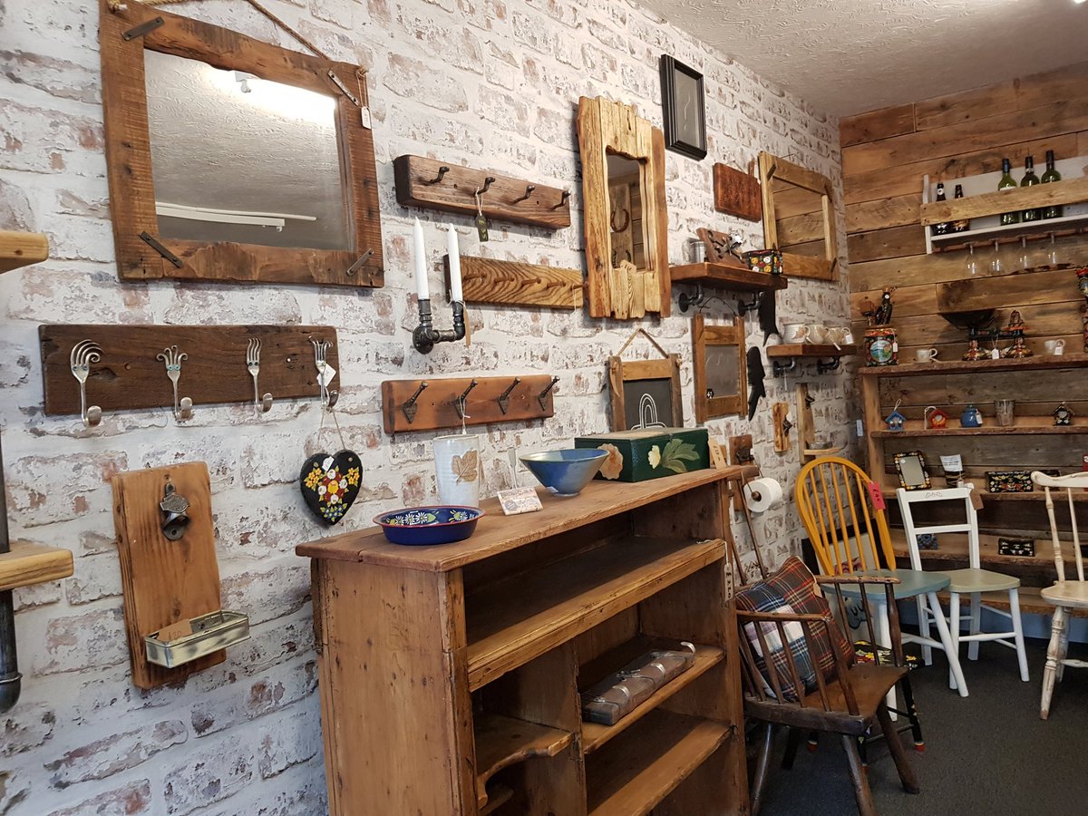 YwcdU's tweet photo. Mark at Conscious Creations (see FB) is a bit of a genius, conversation couches designed especially for us! Watch for new pics as they morph into #thehullwewant  See @MarkWilshire photos of other great things @MutualHull @TimeBank_HER @Rethinking_Webb @GoodwinDevTrust @UniOfHull https://t.co/6KM8A1sOQ9