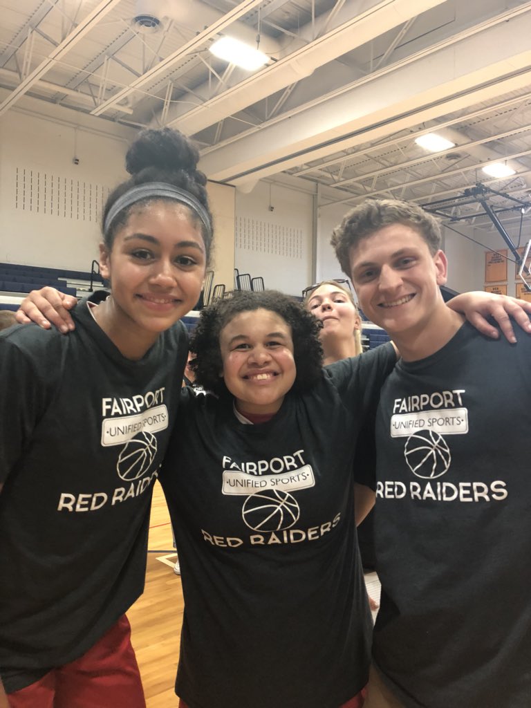 FairportUnified's tweet photo. a VERY close end to an intense game!! Fairport takes a loss 42-41 against Victor. Great game play by both teams🏀❤️👊🏼 https://t.co/2OSBxavpT5