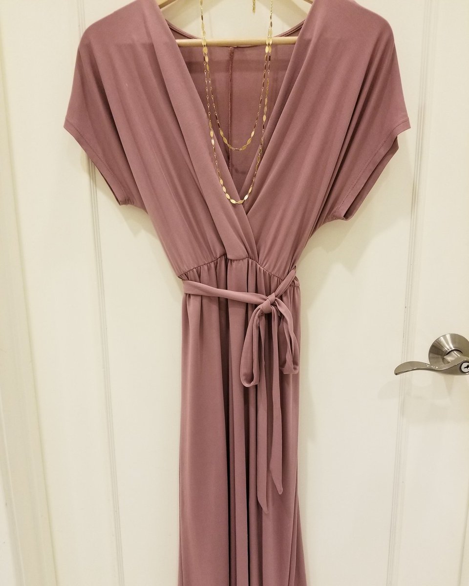 Looking for a graduation dress? Bohme has so many to choose from! They can even be worn after graduation for the summer! 👗🌻