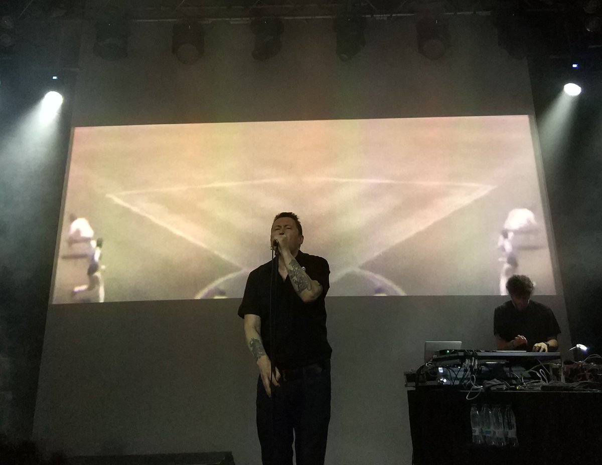 <a href="/muguruzafm/">Fermin Muguruza</a> <a href="/TSOWCband/">TSOWC</a> #Madrid 😎✊