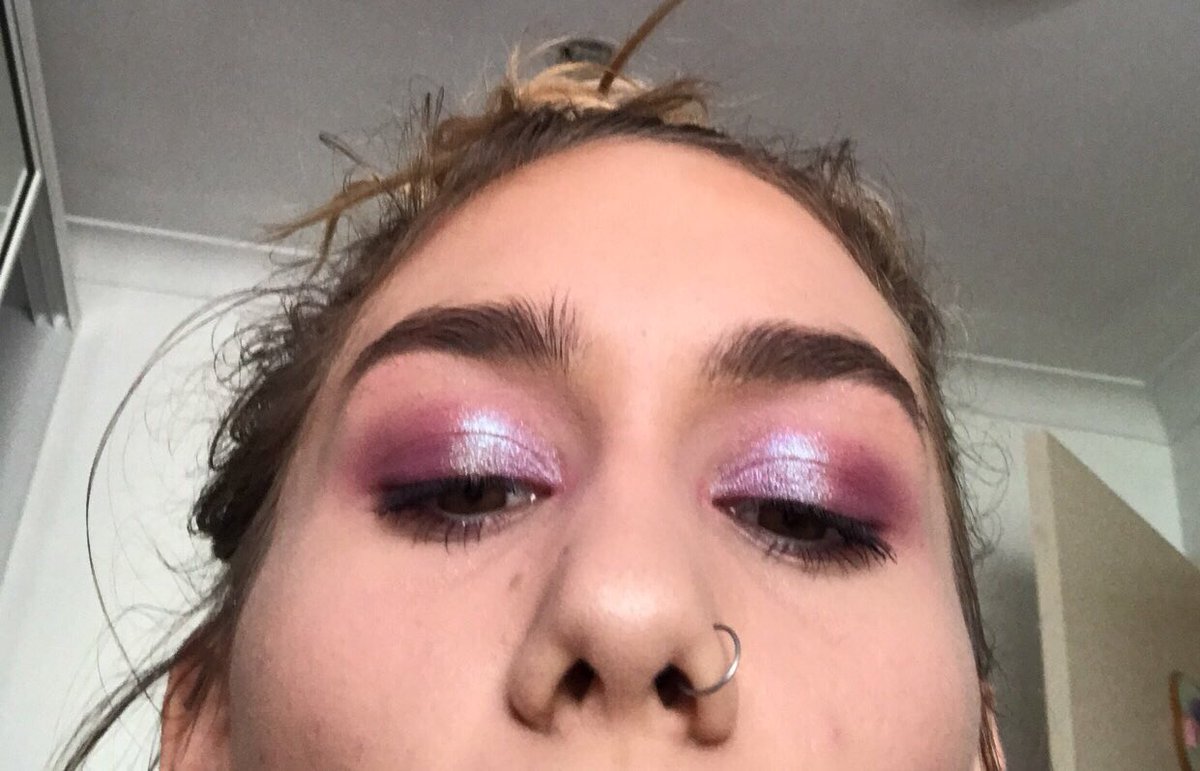 BandingHalsey's tweet photo. I am makeup obsessed more@than band obsessed now #makeupaddict #makeup https://t.co/RCgO460CwB