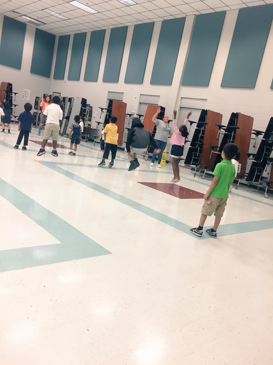 Miss_E_Tweets's tweet photo. Are you ready for our PreK graduation tomorrow? We are!!!! Remember AM starts at 9:00 and PM starts at 1:30 we canβt wait to see you there! π©π½βππ¨π½βππ#FutureClassOf2031 #CollinsStrong @ExplorersCol https://t.co/XT9aAsPYpA