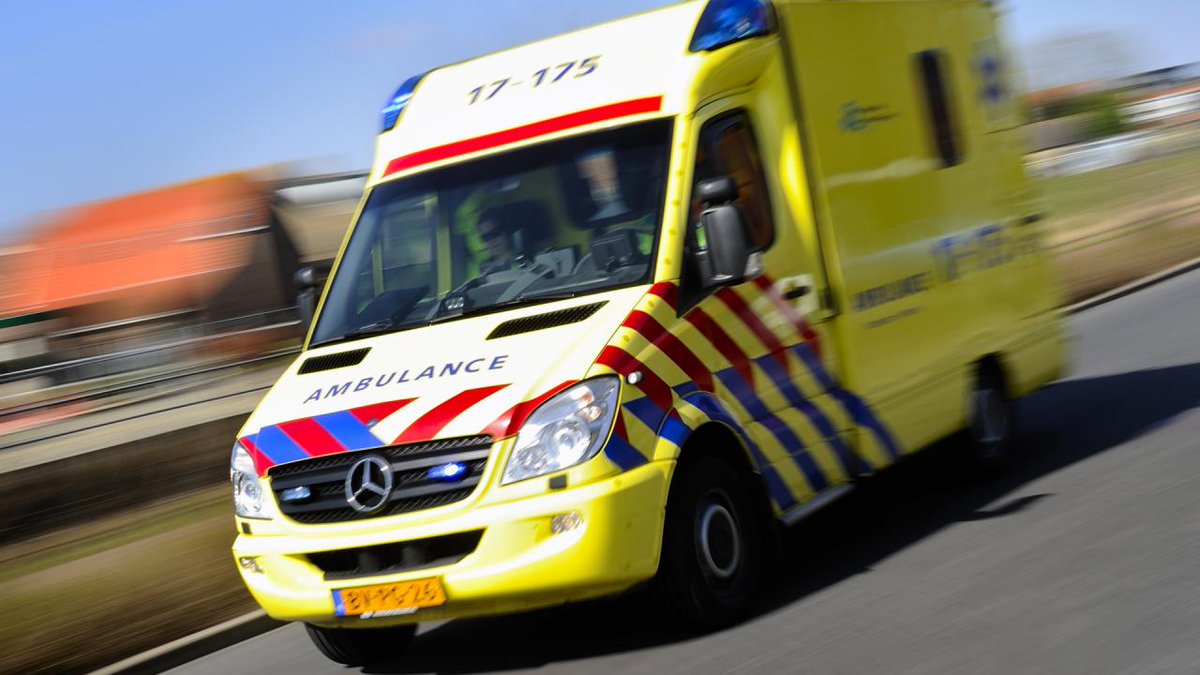 Webfm_tv_'s tweet photo. Ambulancepost niet bepalend voor opkomsttijd ambulance - https://t.co/yqfghGJVDJ https://t.co/JTCN77I2RF