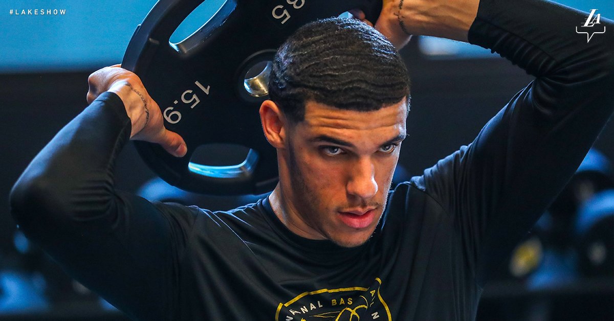 Lakers's tweet photo. 💪 https://t.co/SfnZ4UH1dO