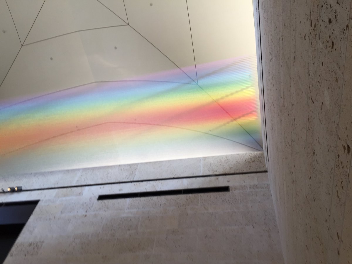 KJMatsler's tweet photo. Artistic display of a rainbow using fine threads #physics @amoncarter @aapt_ptra https://t.co/QPgeWqRUwq